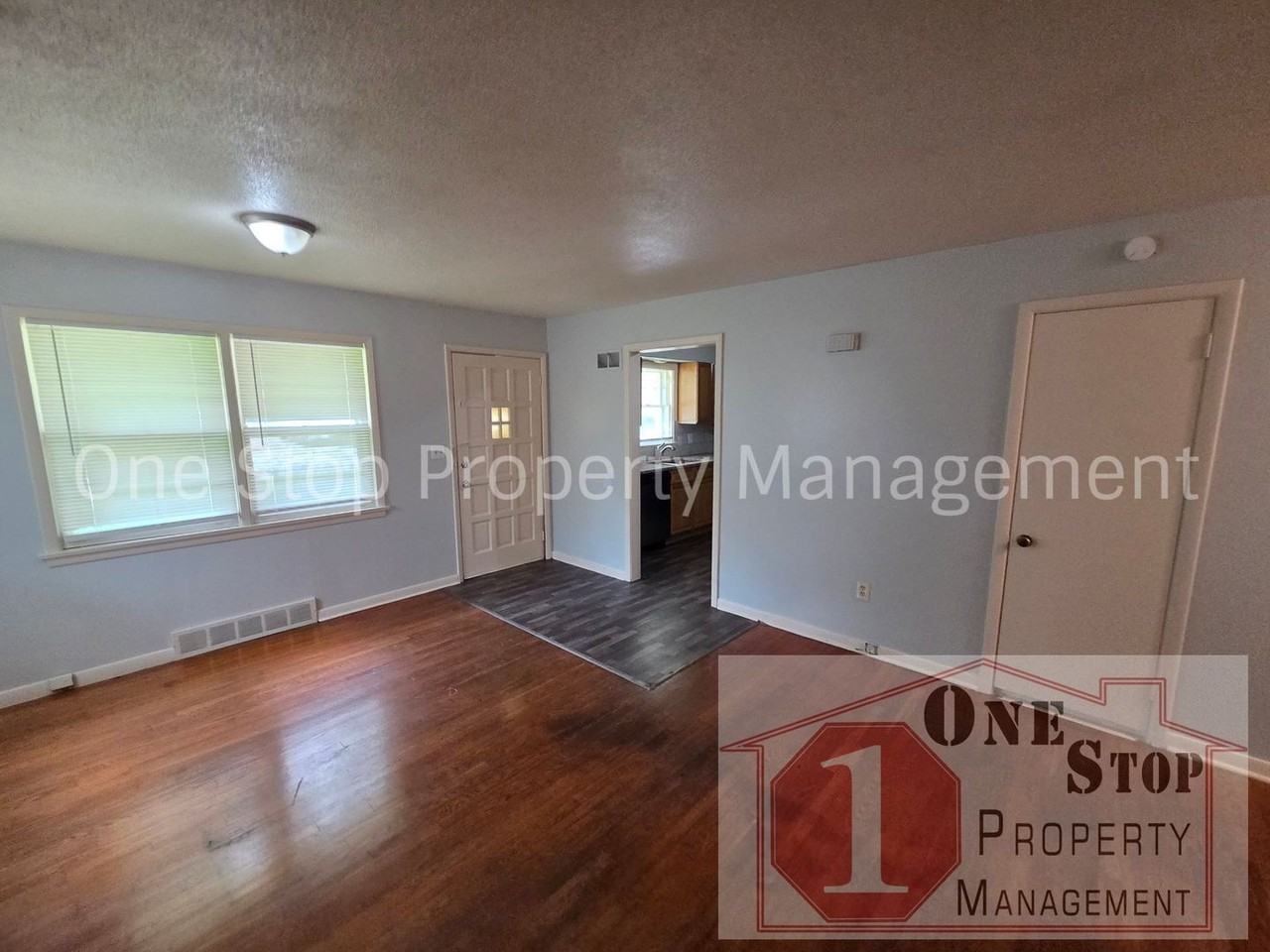 509 Se Browning Ave - Photo 2 of 18