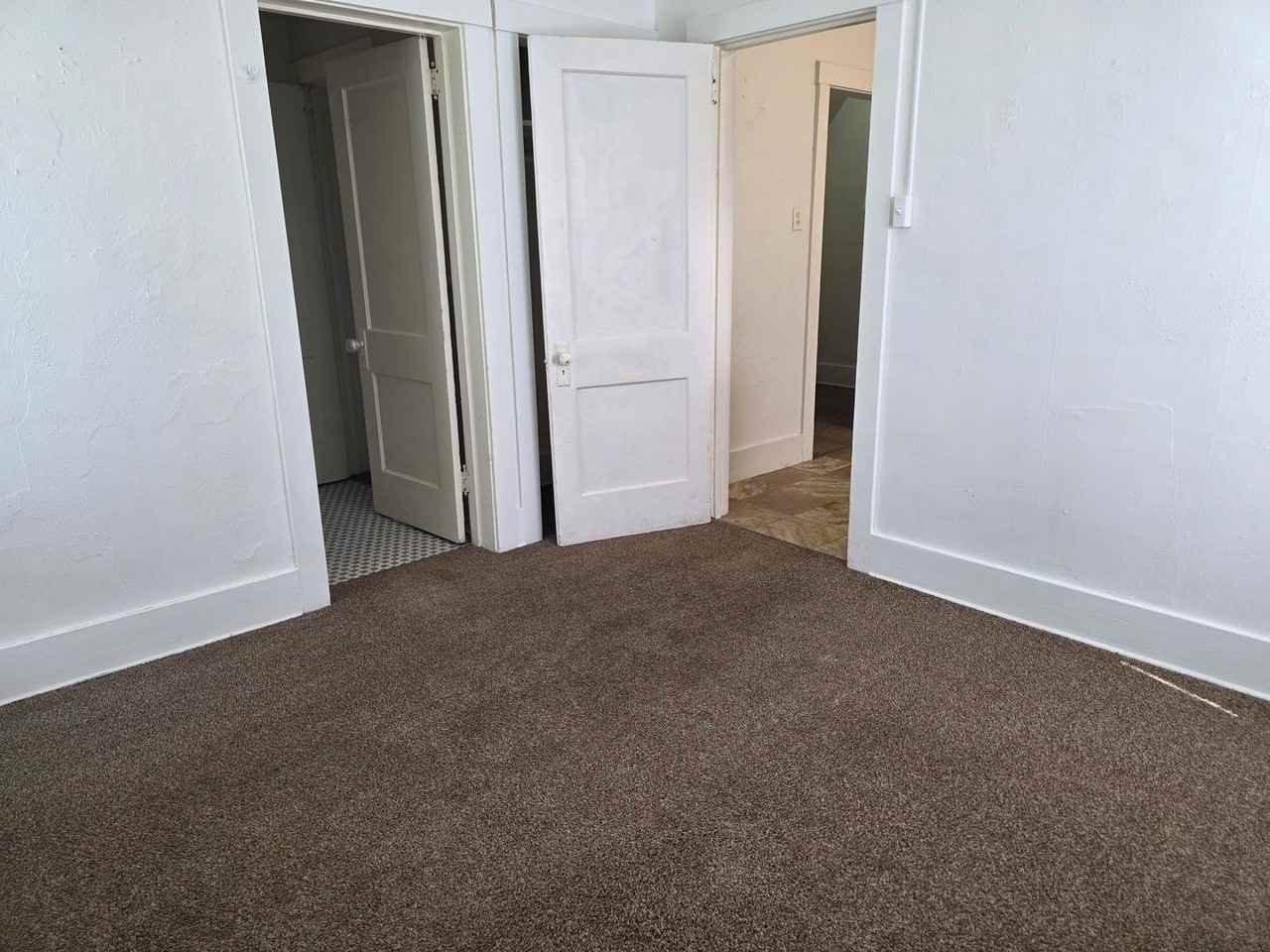 1106 N Michigan St - Photo 5 of 17