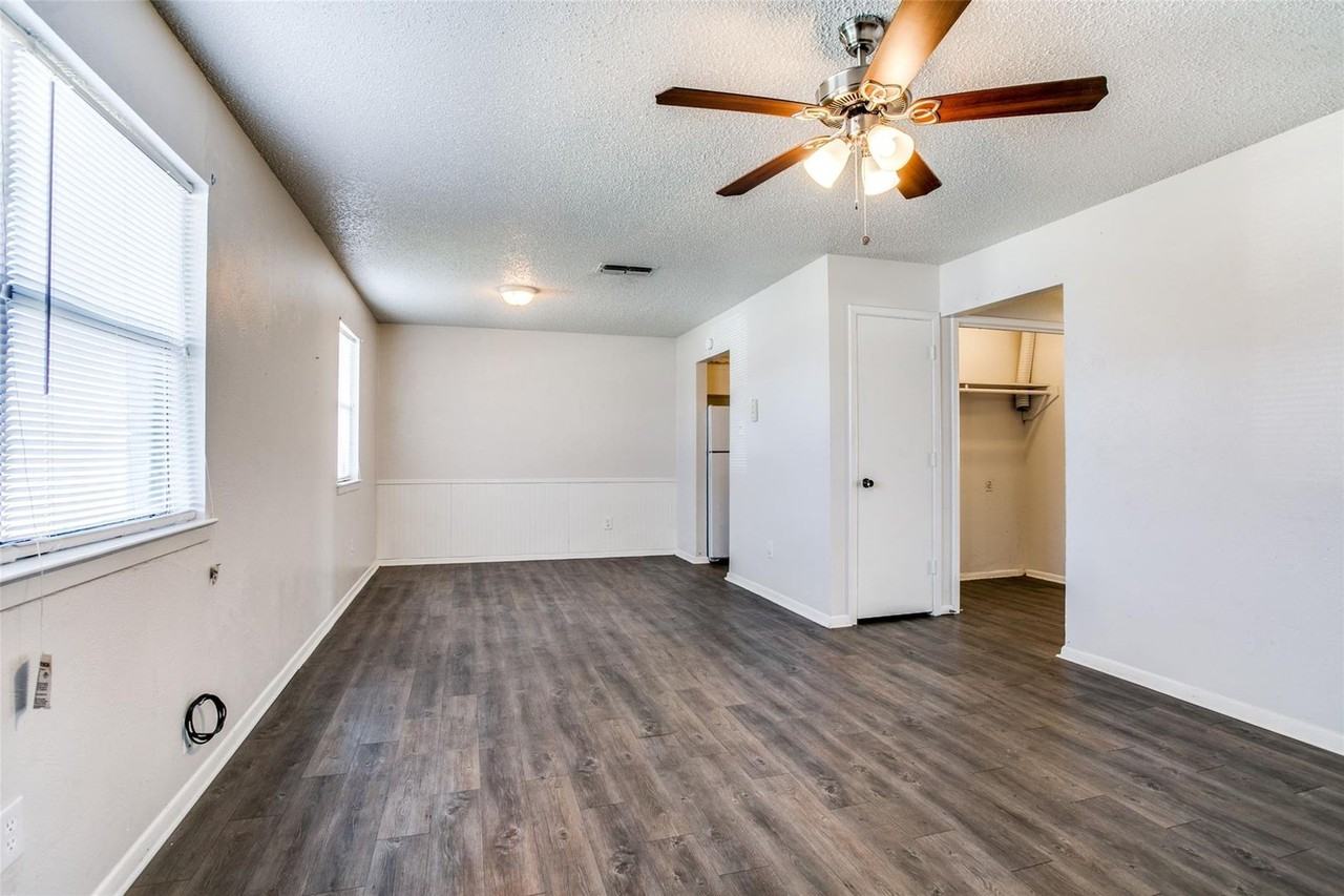105 Peach St #A - Photo 2 of 12