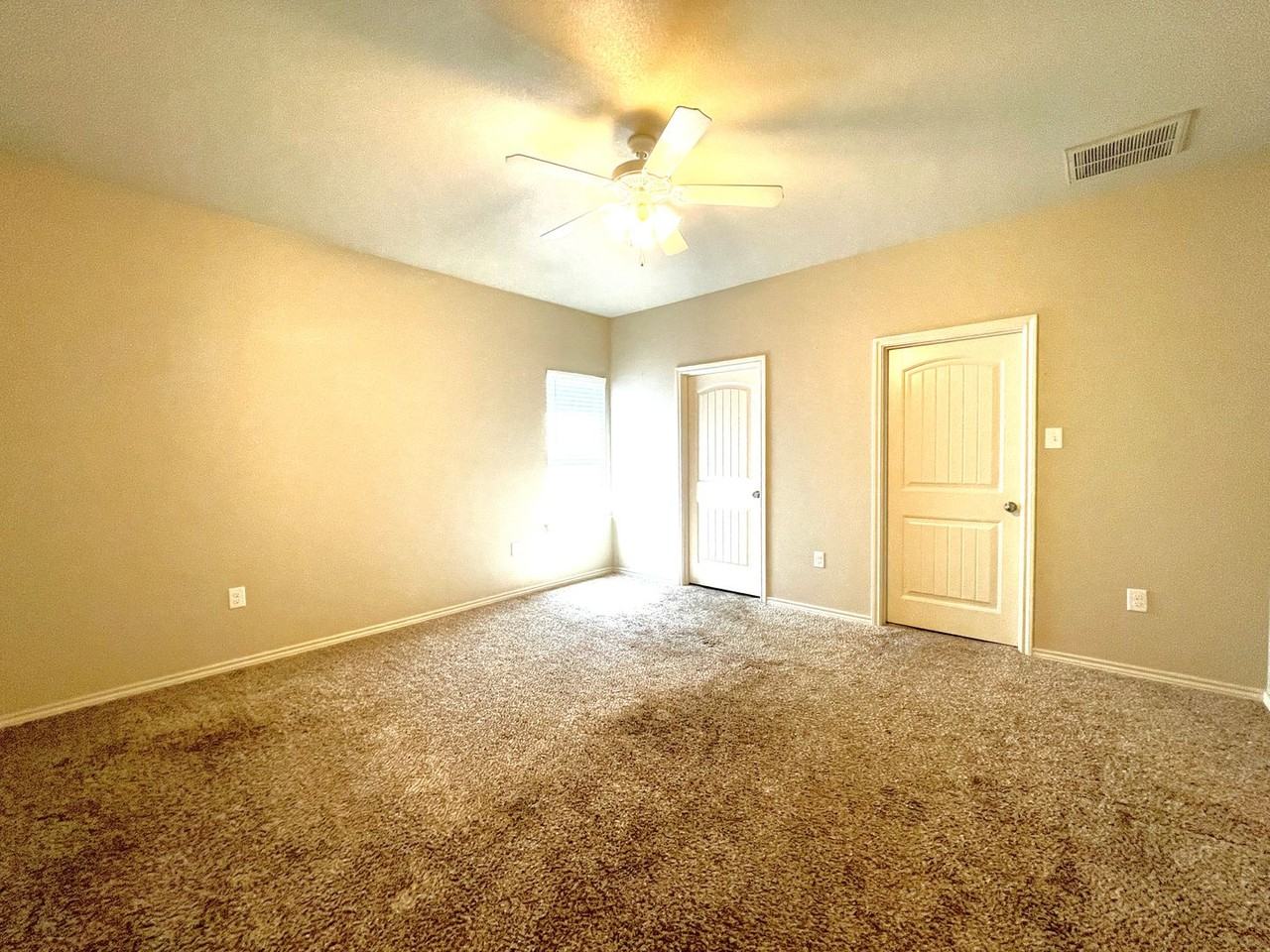 11209 Akron Ave - Photo 5 of 9