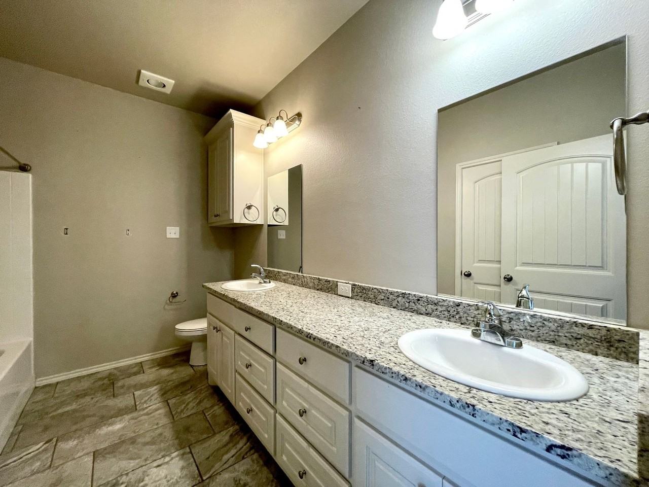 11209 Akron Ave - Photo 6 of 9