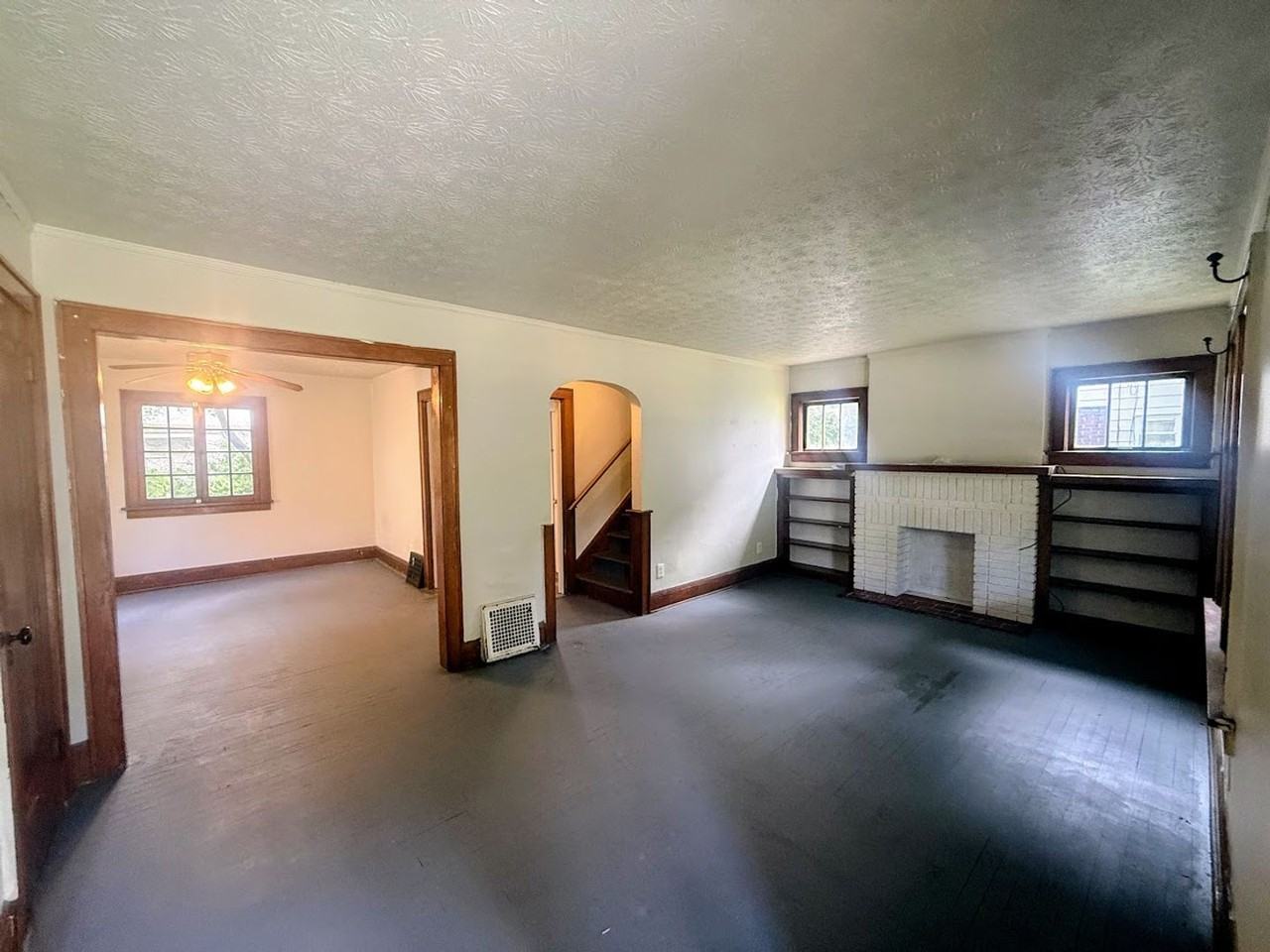 325 Grace Ave - Photo 4 of 17