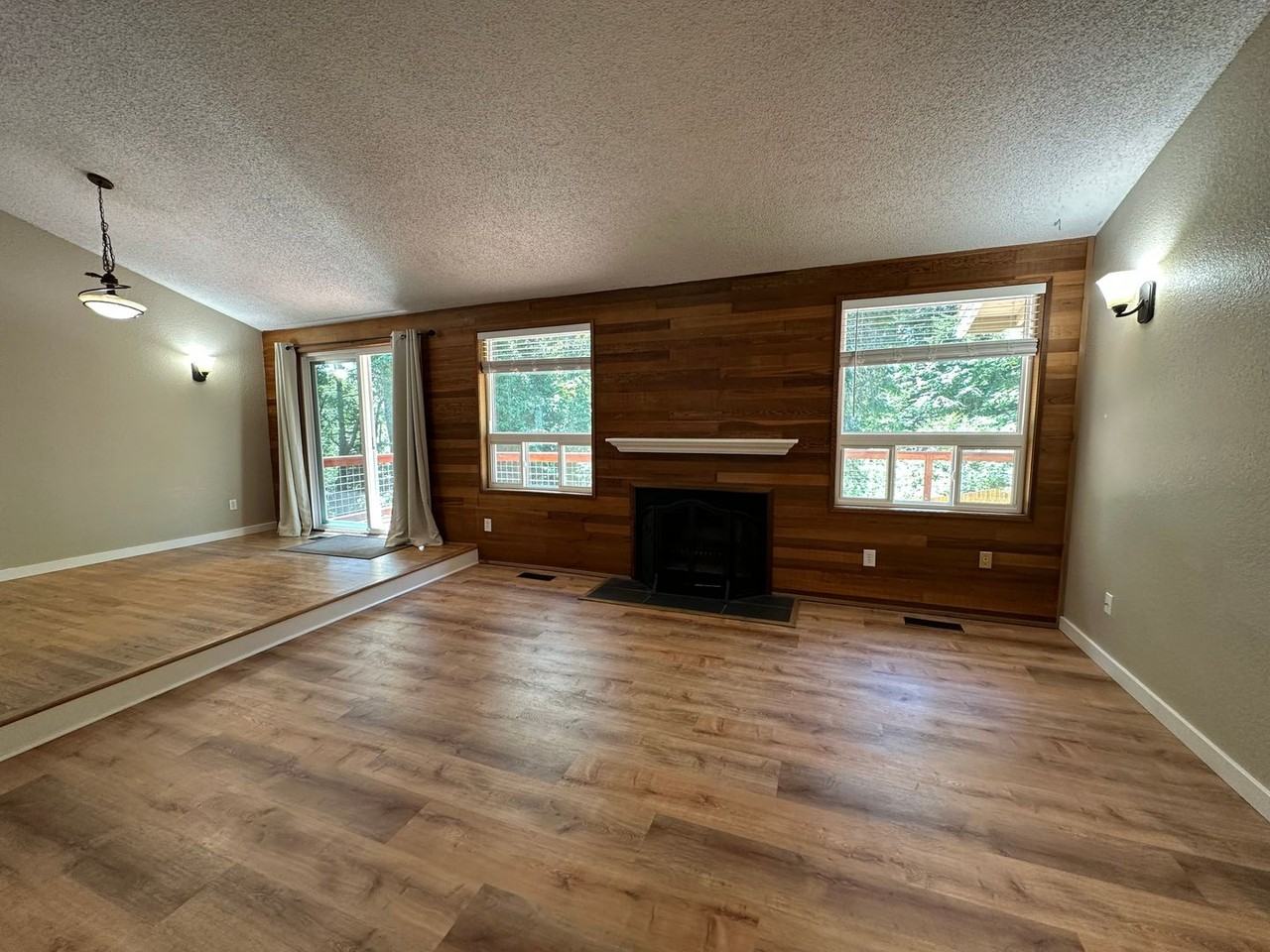1479 Greenville Dr - Photo 4 of 49
