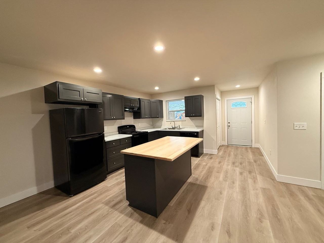 6535 Anderton Ave - Photo 2 of 10