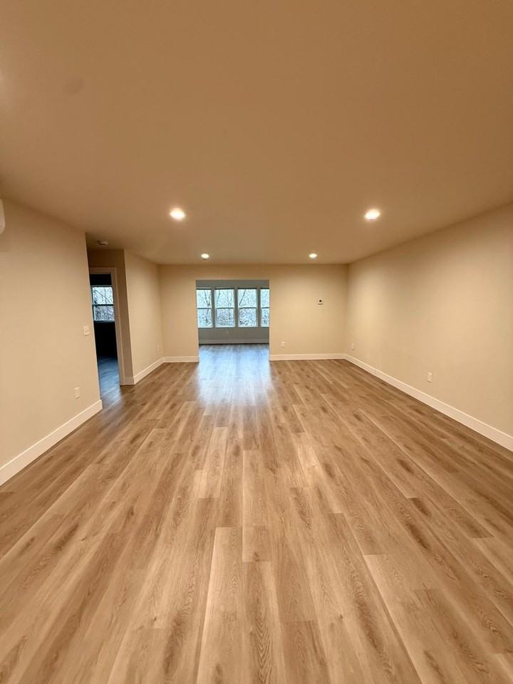 6535 Anderton Ave - Photo 4 of 10