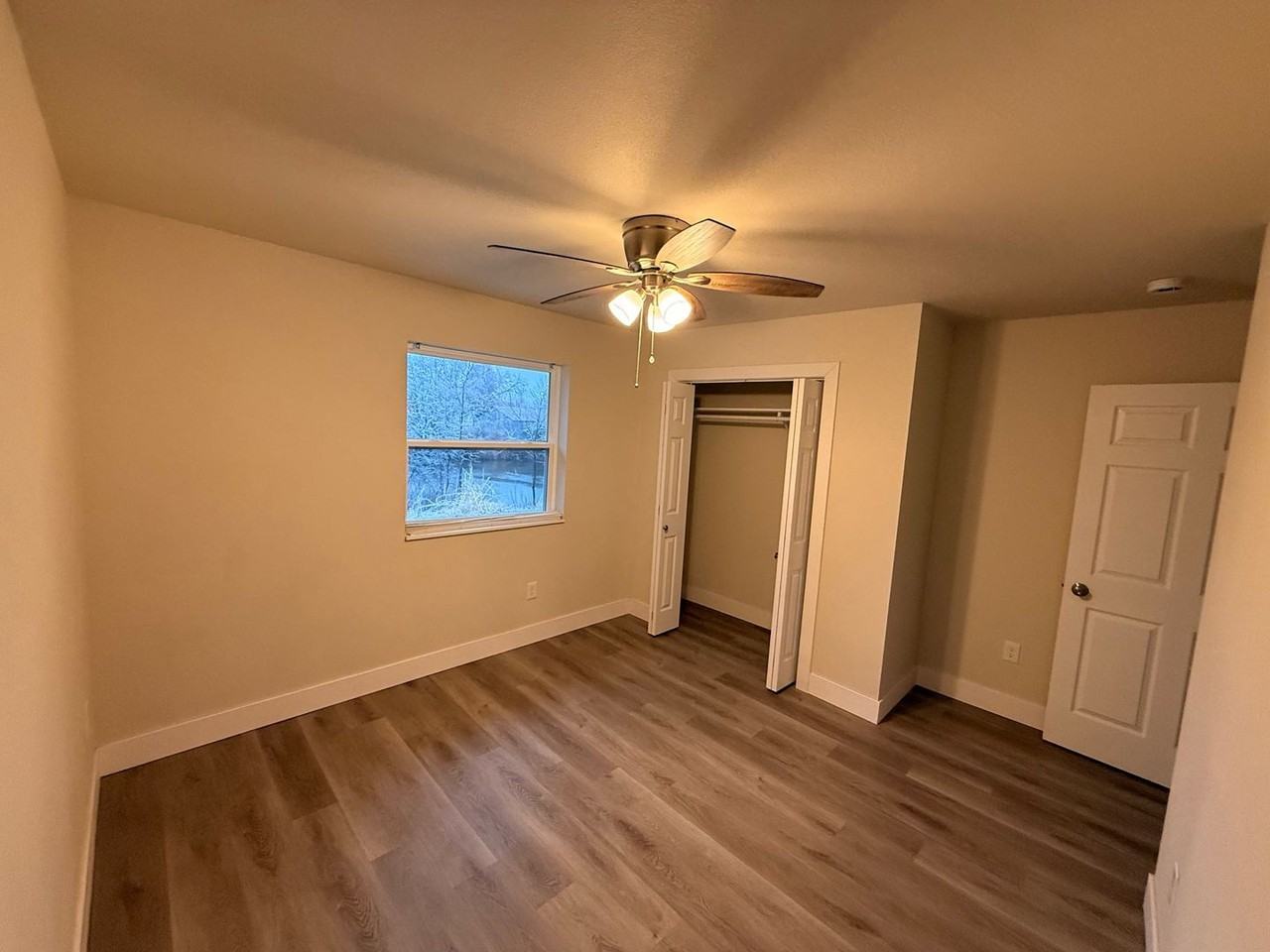 6535 Anderton Ave - Photo 5 of 10