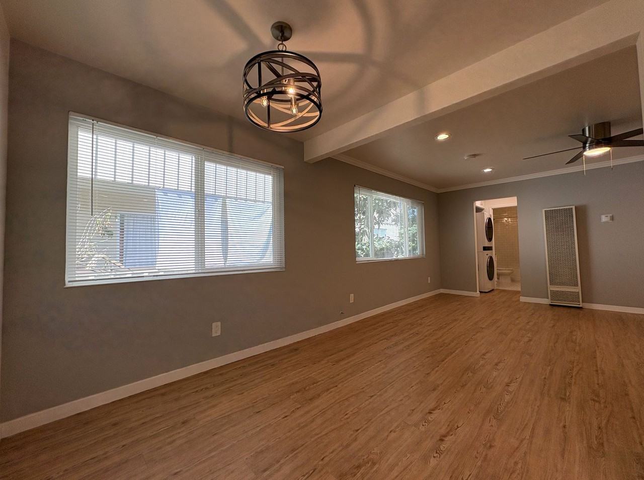 540 Everett Ave - Photo 4 of 12