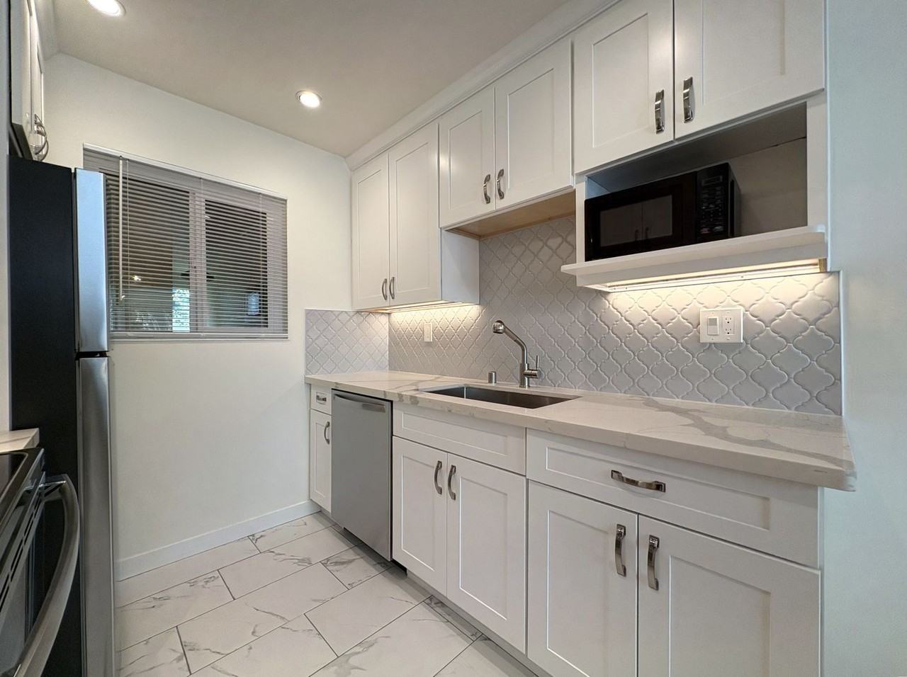 540 Everett Ave - Photo 6 of 12