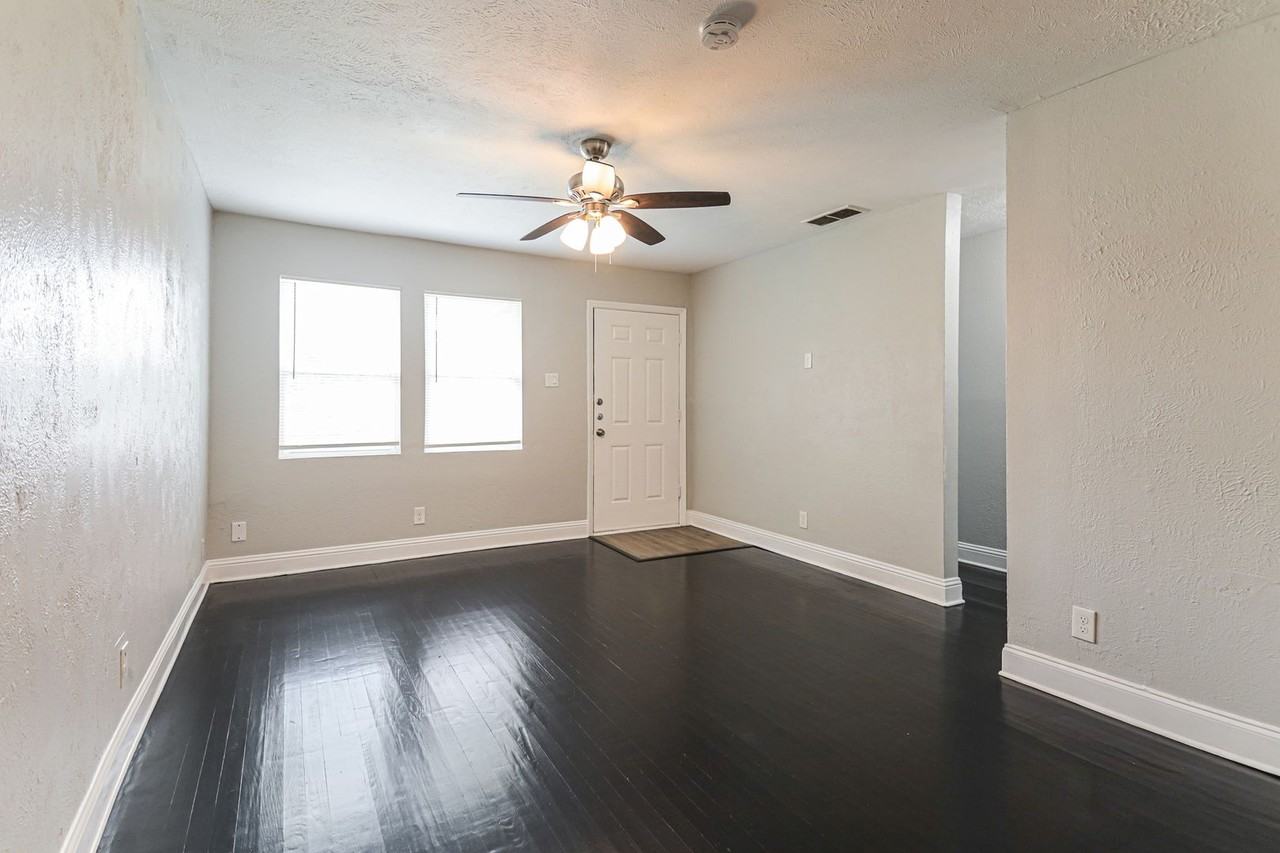 1101 Rancho Dr - Photo 3 of 16