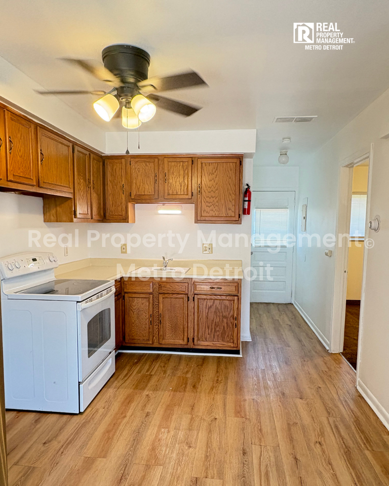 4182 Drouillard St - Photo 5 of 8