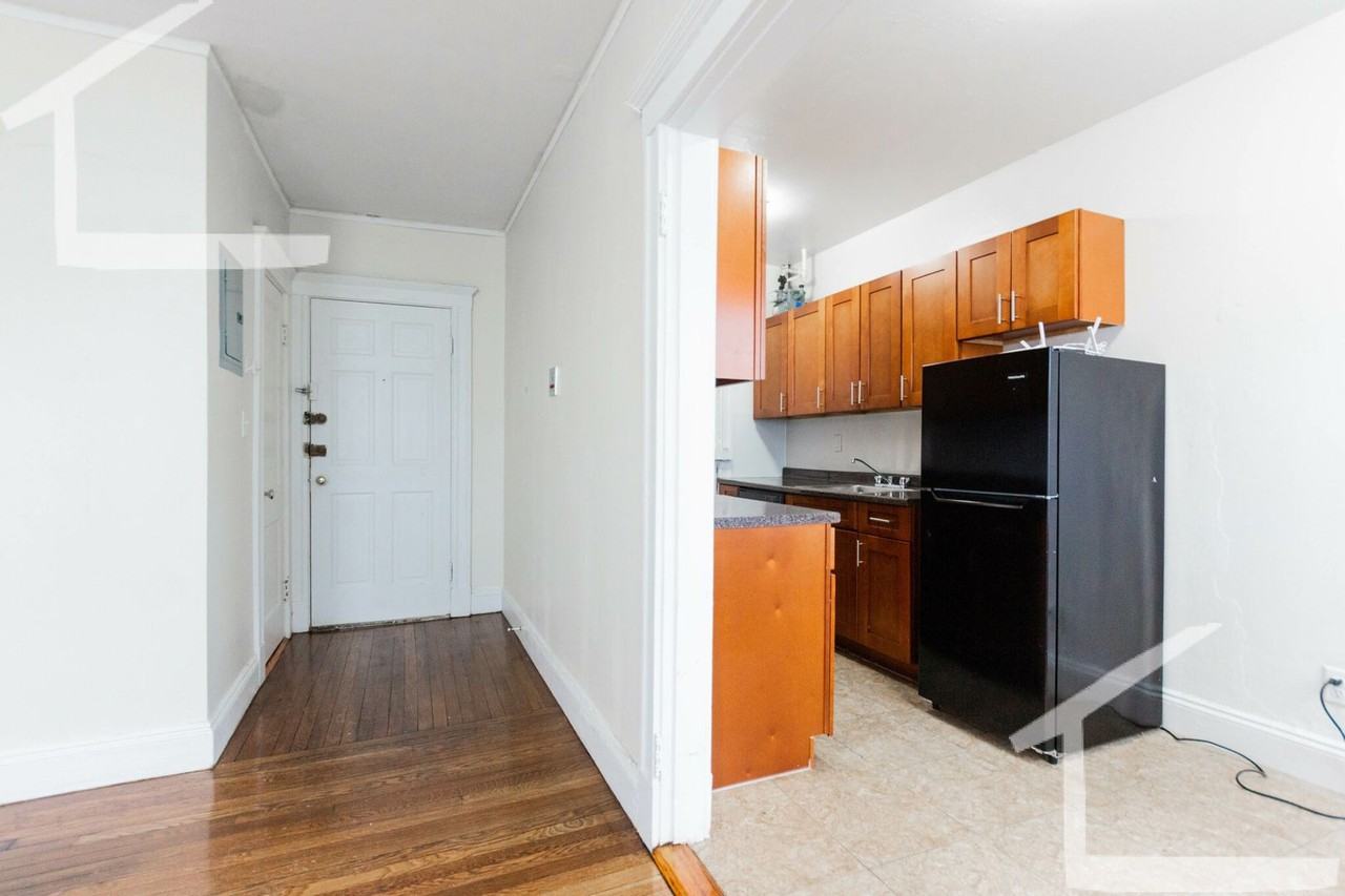 1163B Boylston St - Photo 3 of 9