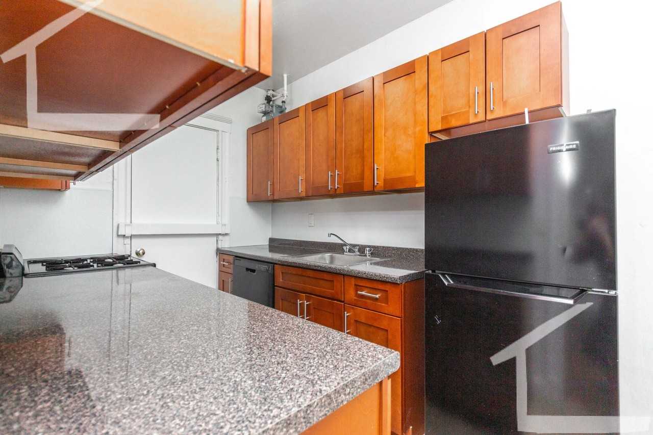 1163B Boylston St - Photo 4 of 9