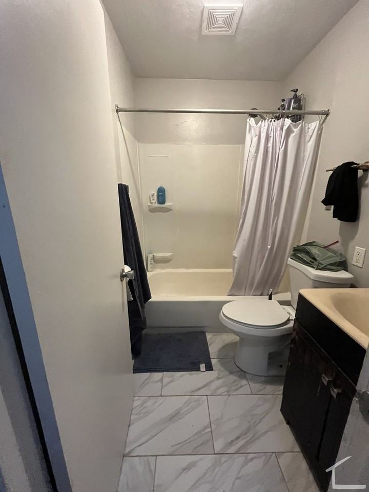 172B Bigelow St - Photo 4 of 12