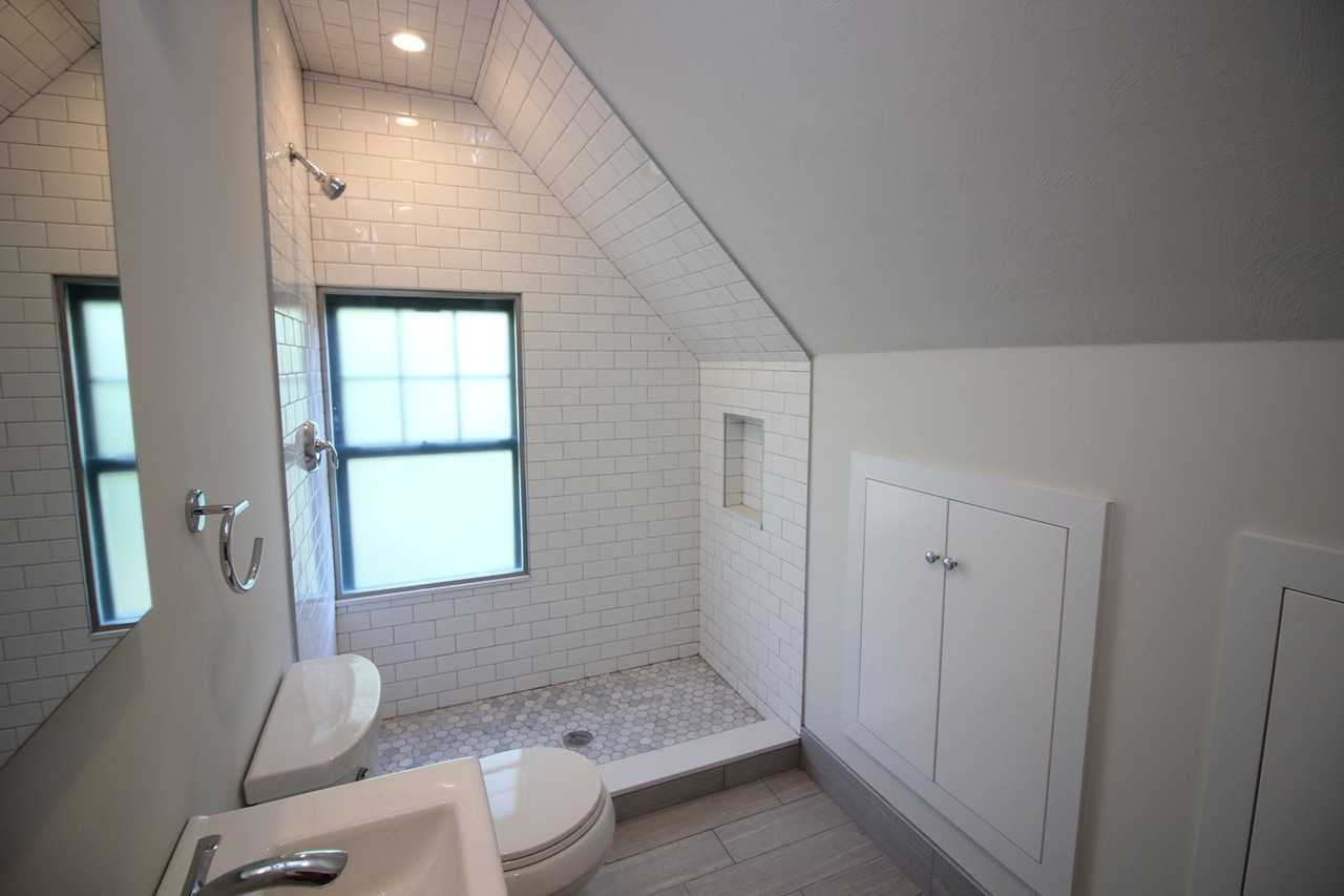 2 Beech Glen St - Photo 7 of 14