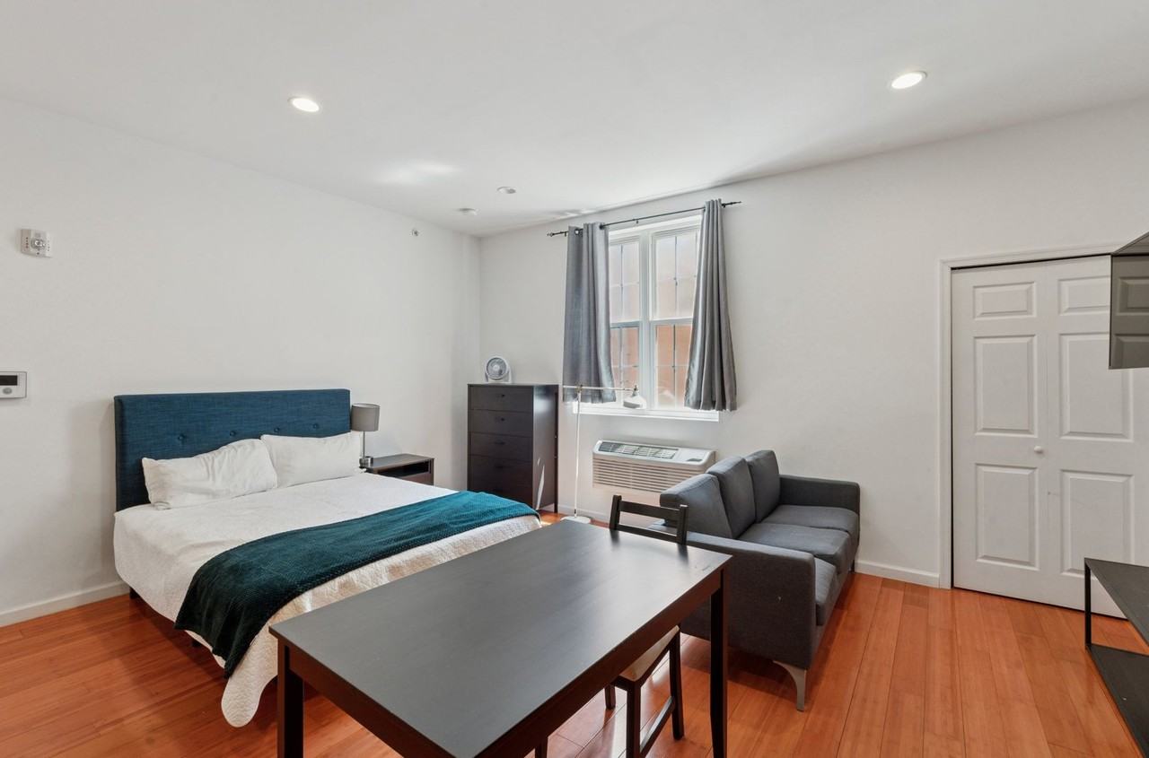 1204 Chestnut St - Photo 6 of 7