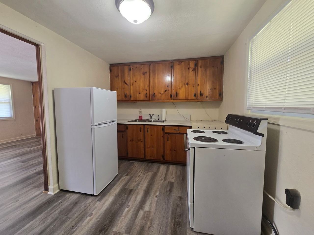 506 Eden Ter - Photo 2 of 11