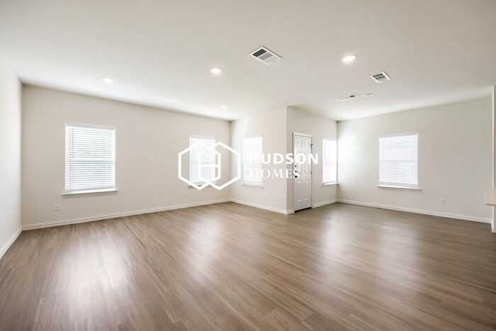 1605 Annabelle St - Photo 2 of 12
