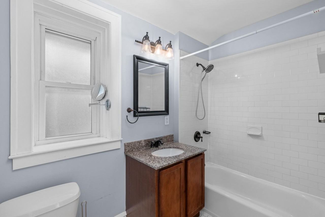 3124 Gurney Ave - Photo 6 of 32