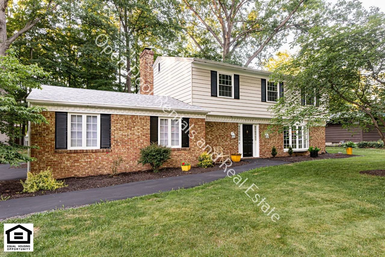 9324 Saratoga Rd - Photo 2 of 43