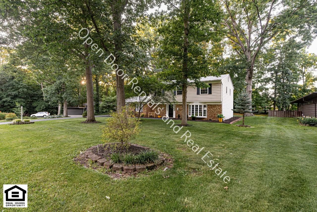 9324 Saratoga Rd - Photo 6 of 43