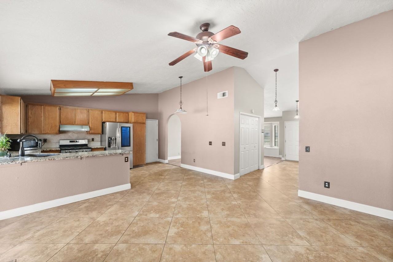 11462 Brackenfern Ct - Photo 5 of 22