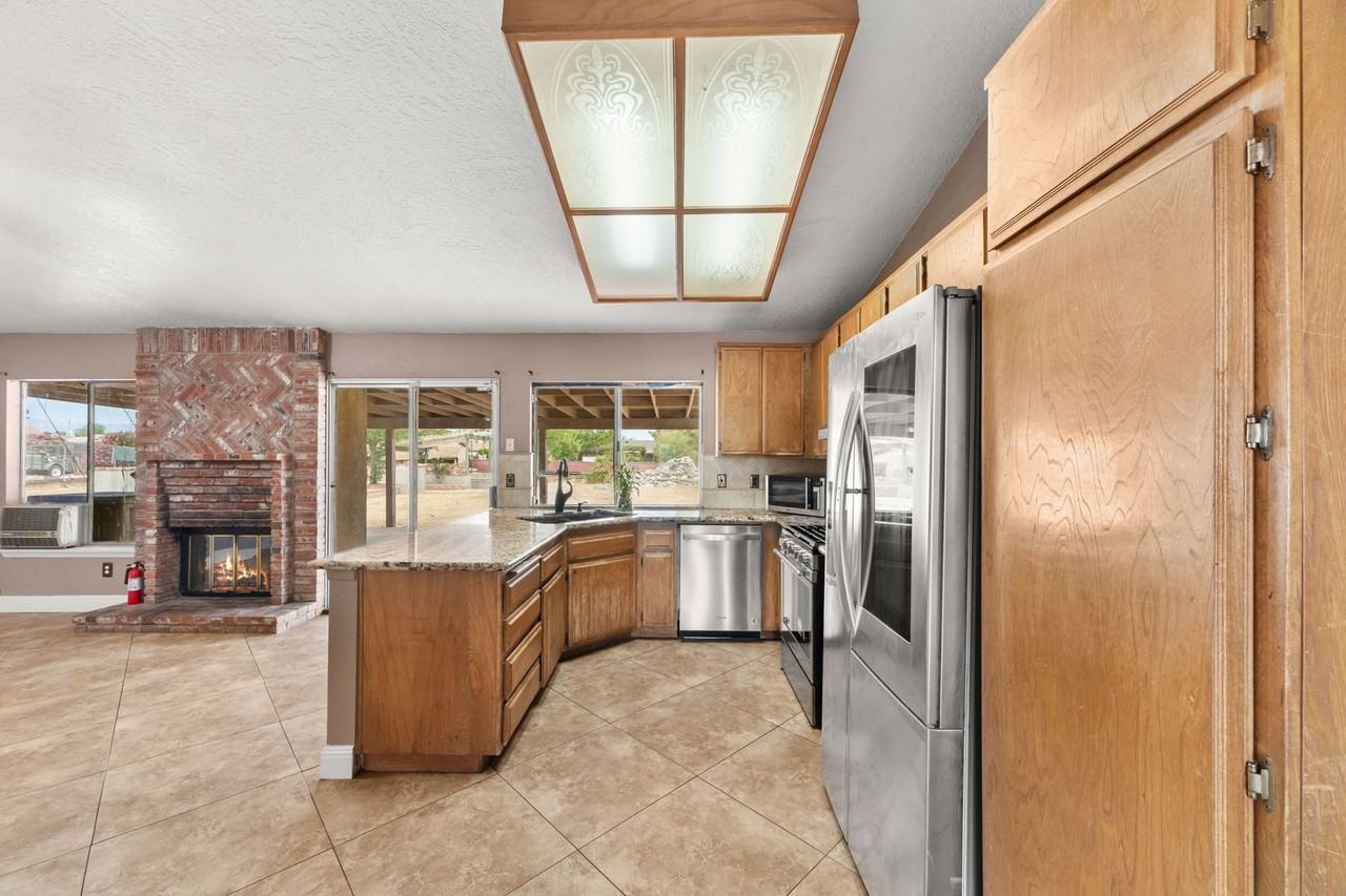 11462 Brackenfern Ct - Photo 7 of 22