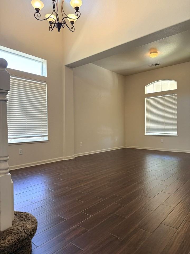 1326 Tide Dr - Photo 4 of 43