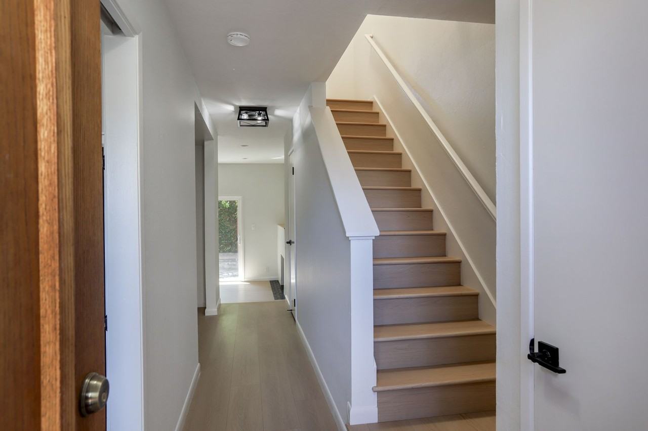 256 State St - Photo 5 of 37