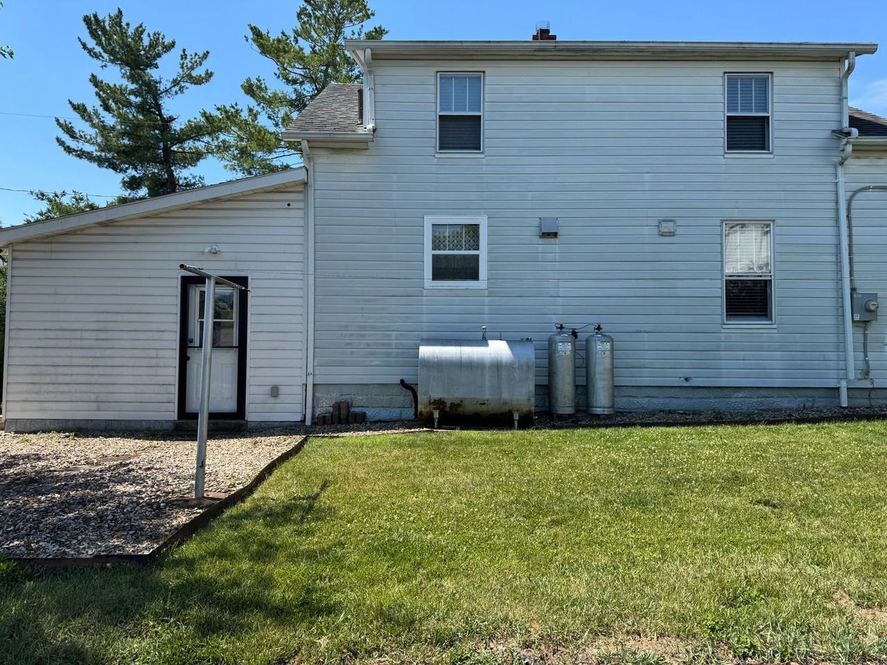 284 W Elizabeth St - Photo 3 of 19