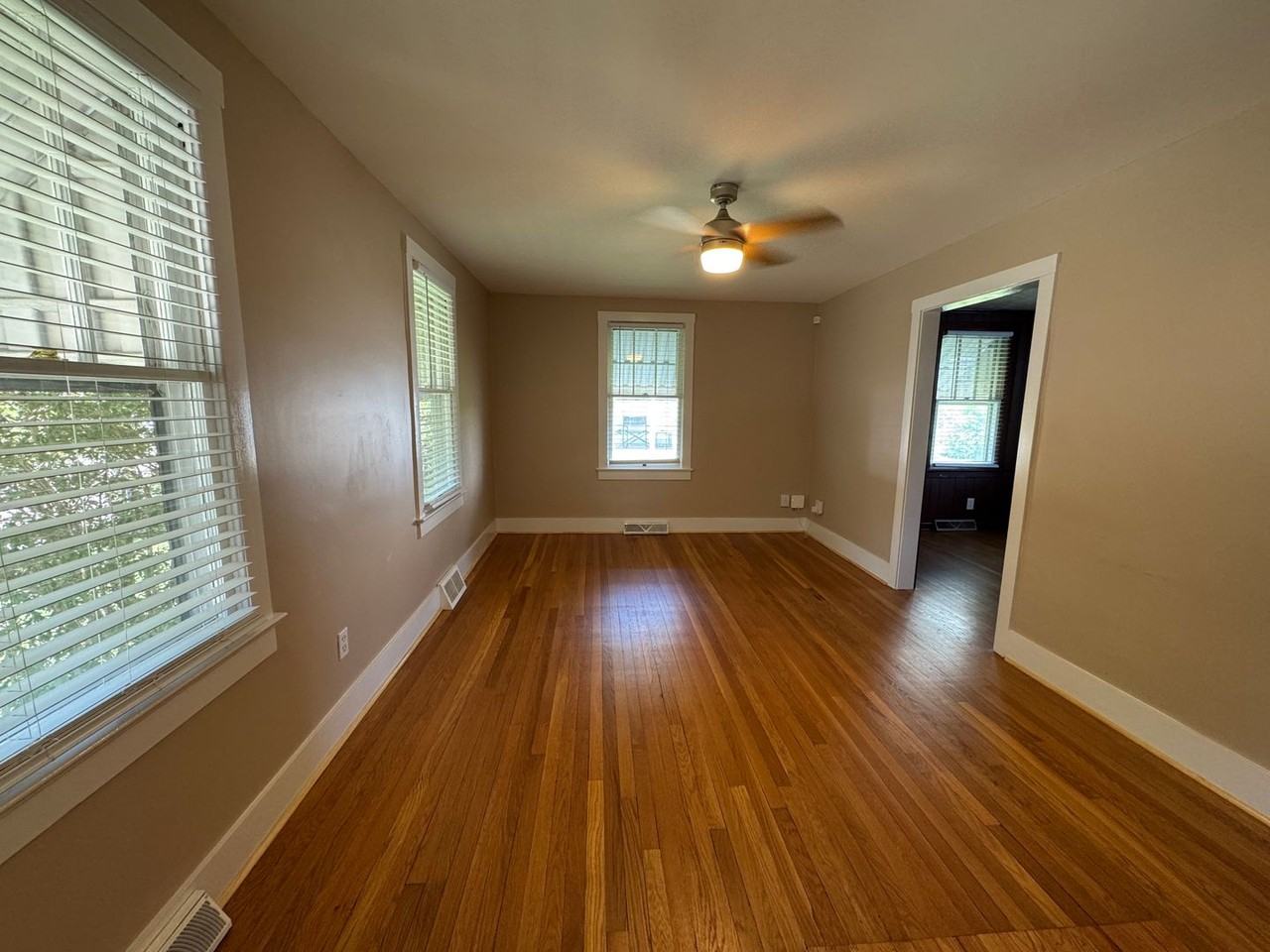 284 W Elizabeth St - Photo 4 of 19