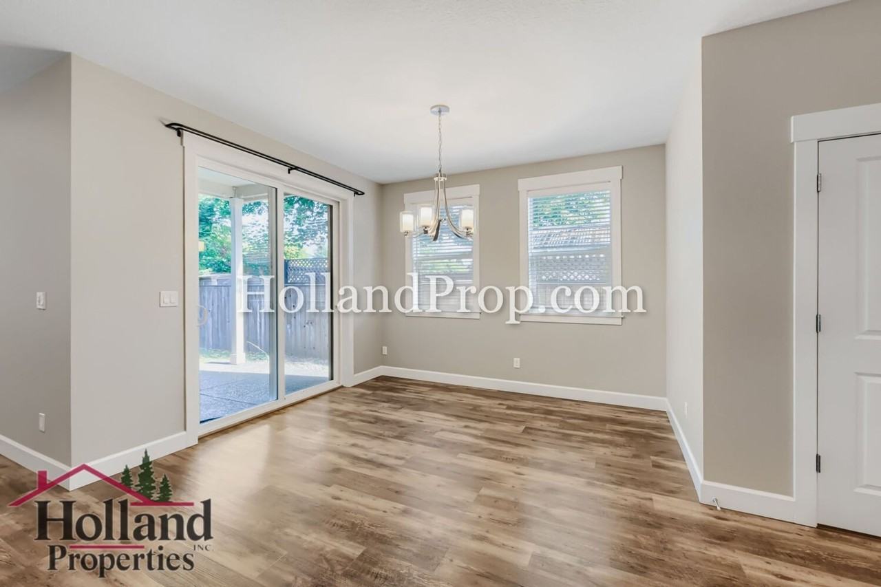 131 Ne 30th Ave - Photo 5 of 29