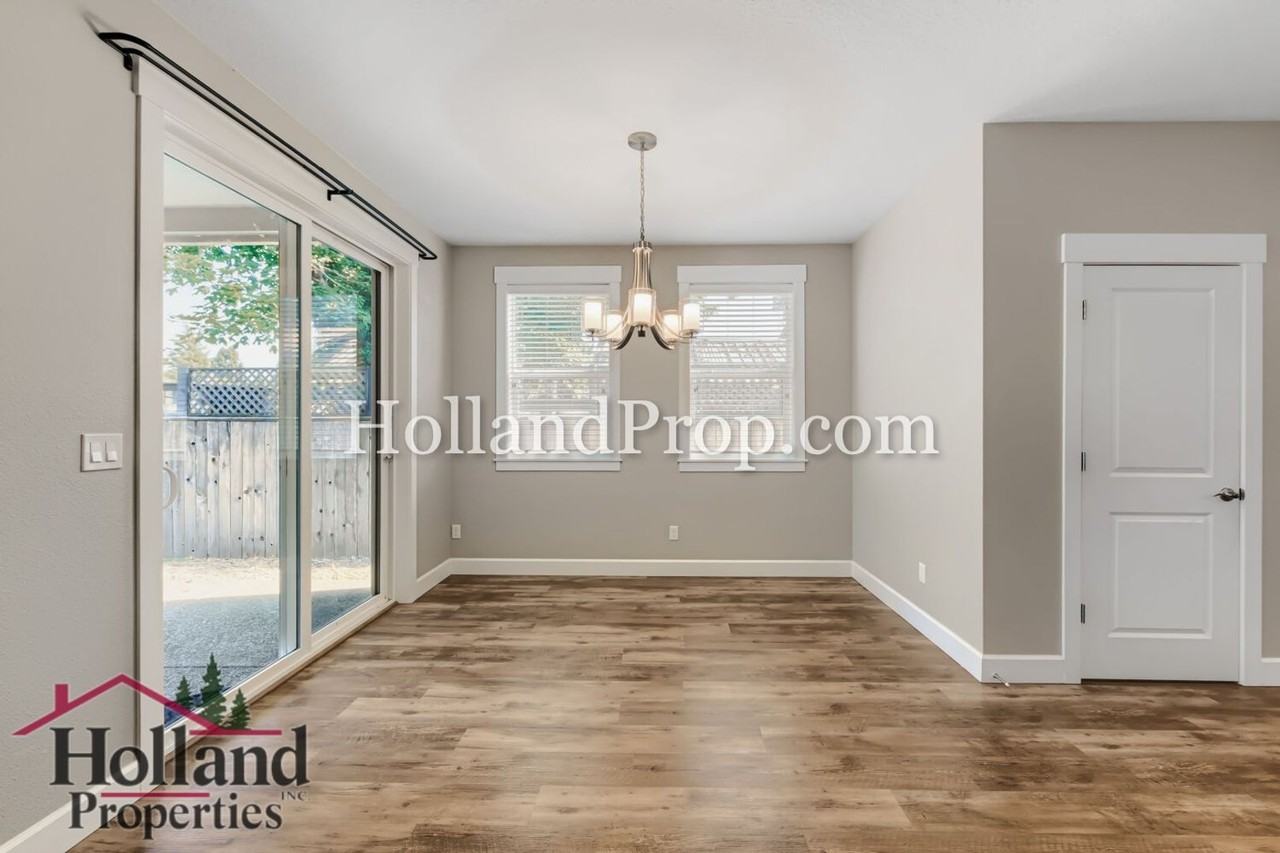 131 Ne 30th Ave - Photo 6 of 29