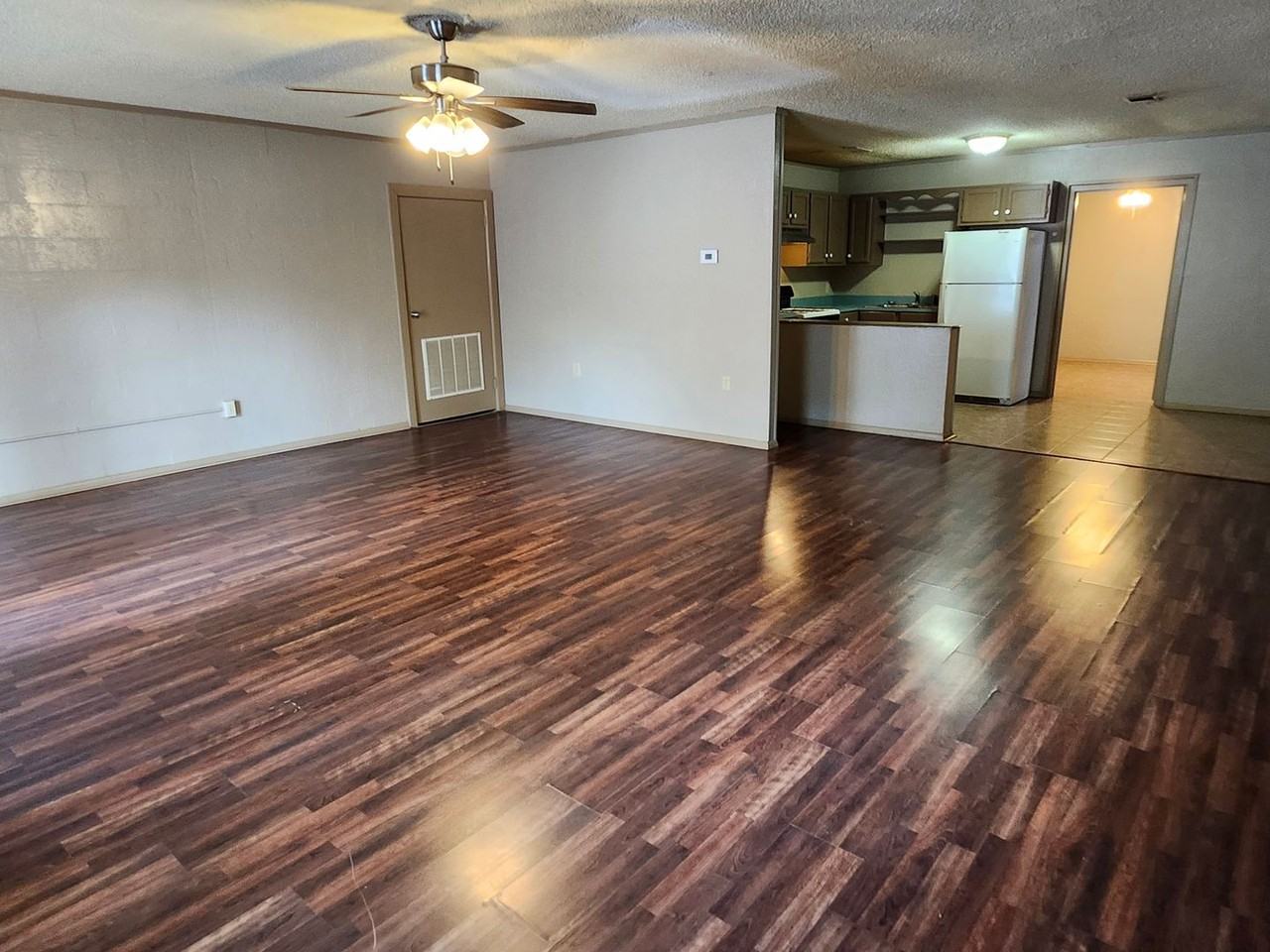 207 N 4th #2 - Photo 4 of 13