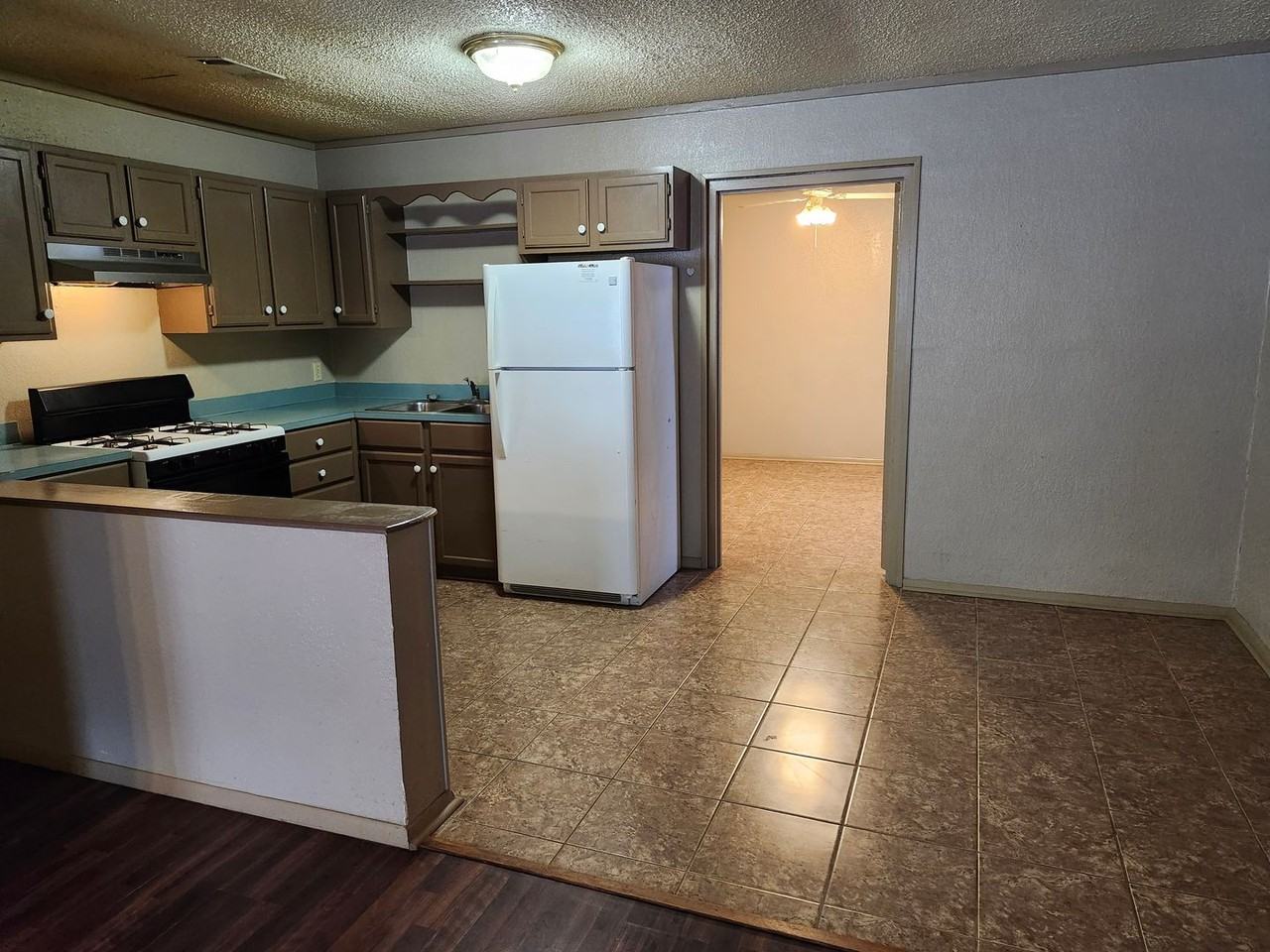 207 N 4th #2 - Photo 6 of 13
