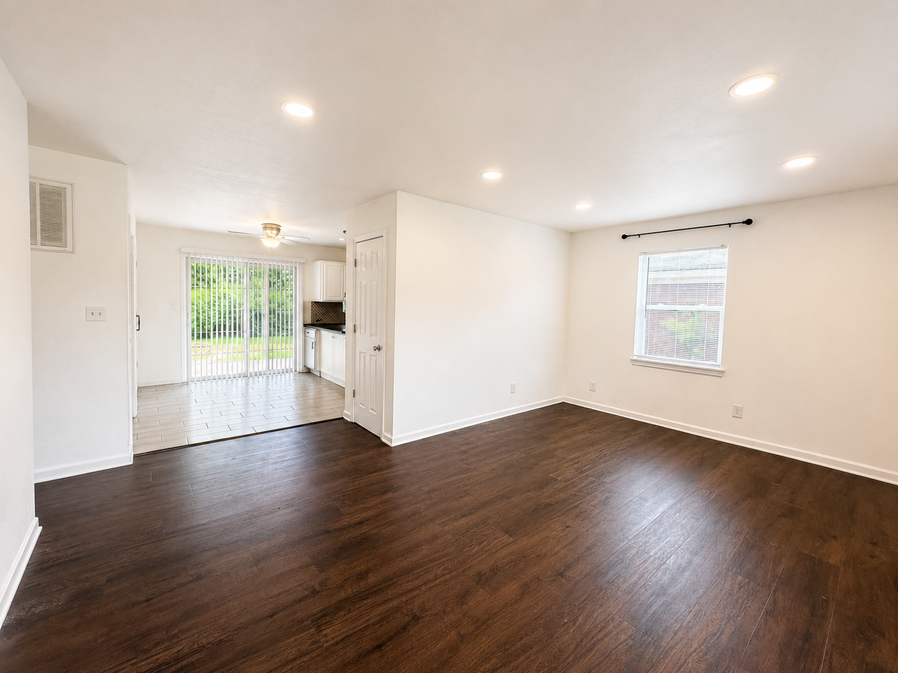 1002 Irving Dr - Photo 3 of 24