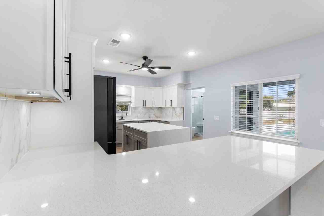 11958 Murray Ave - Photo 6 of 50