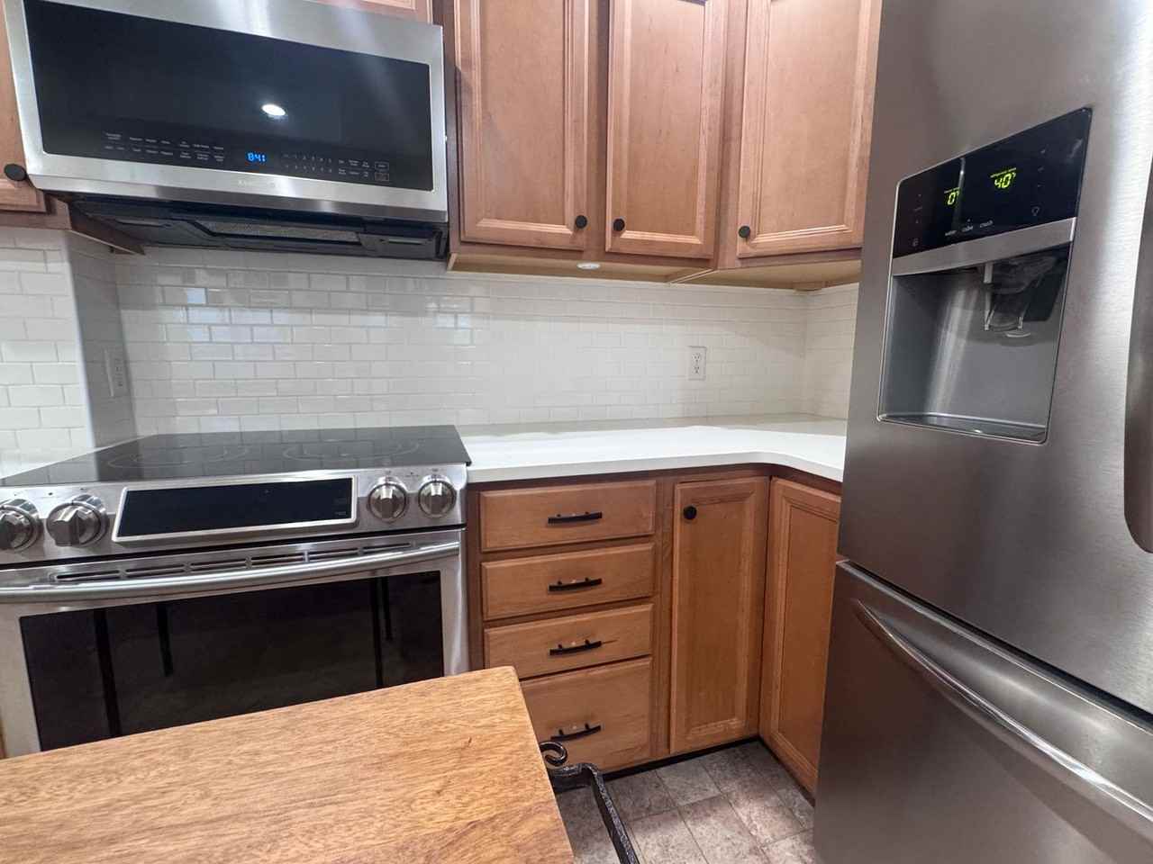 371 Middle St - Photo 3 of 22