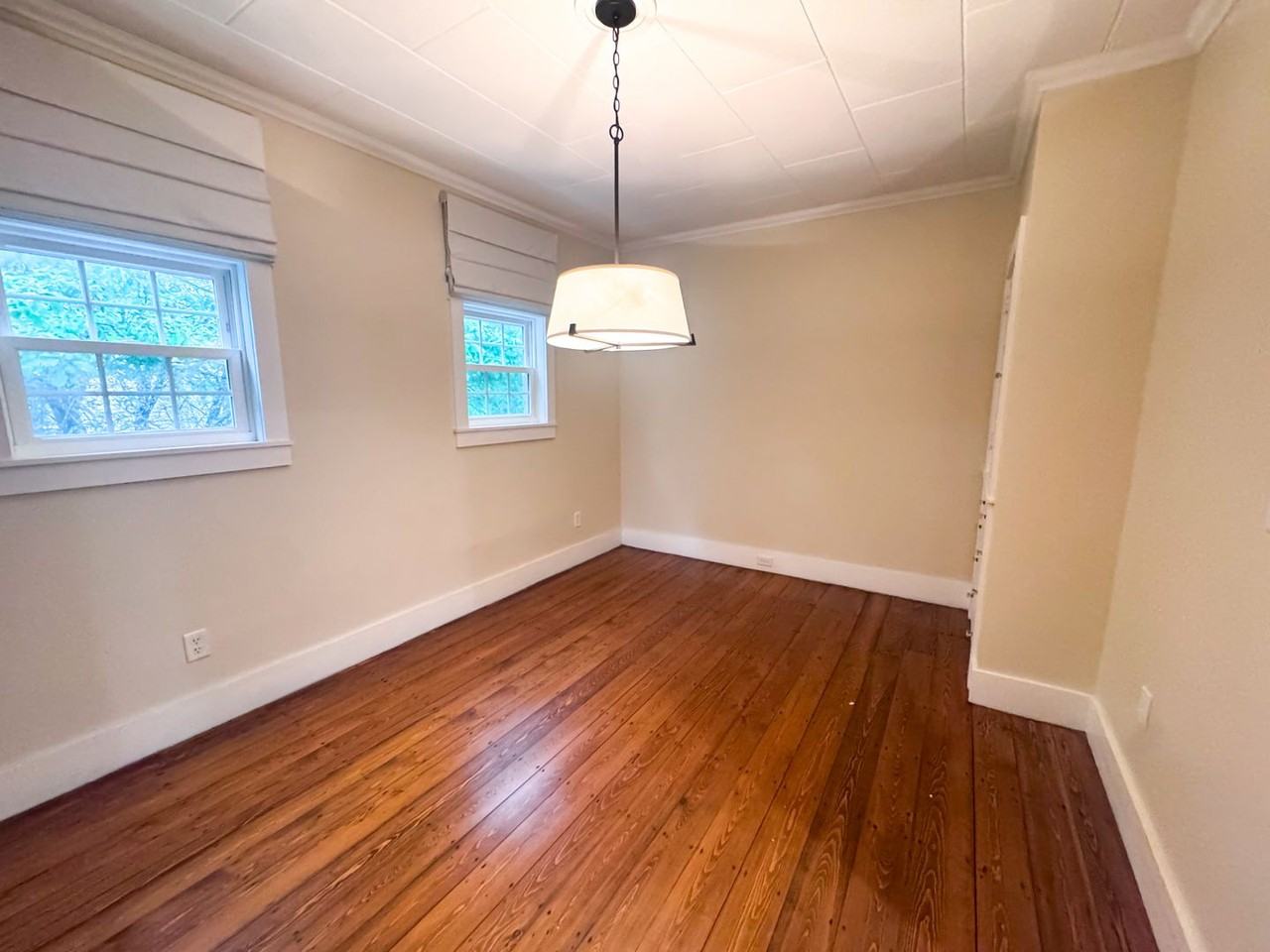 371 Middle St - Photo 5 of 22