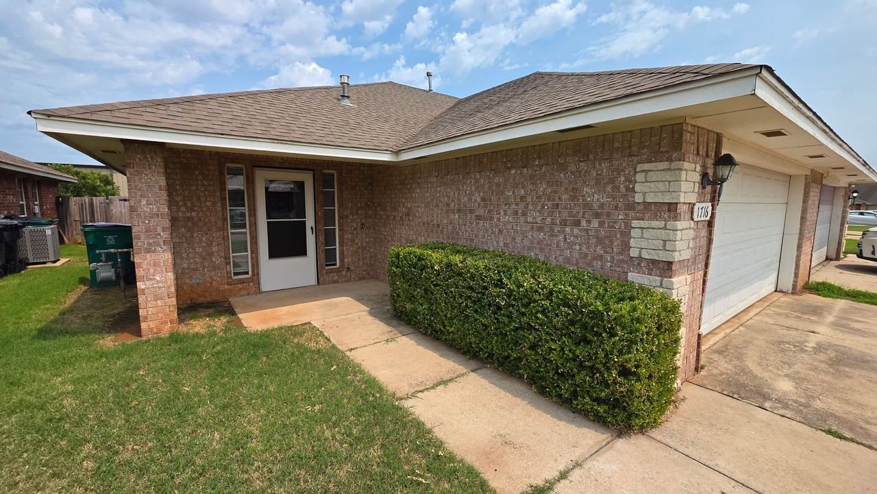1716 W Palm Pl - Photo 3 of 36