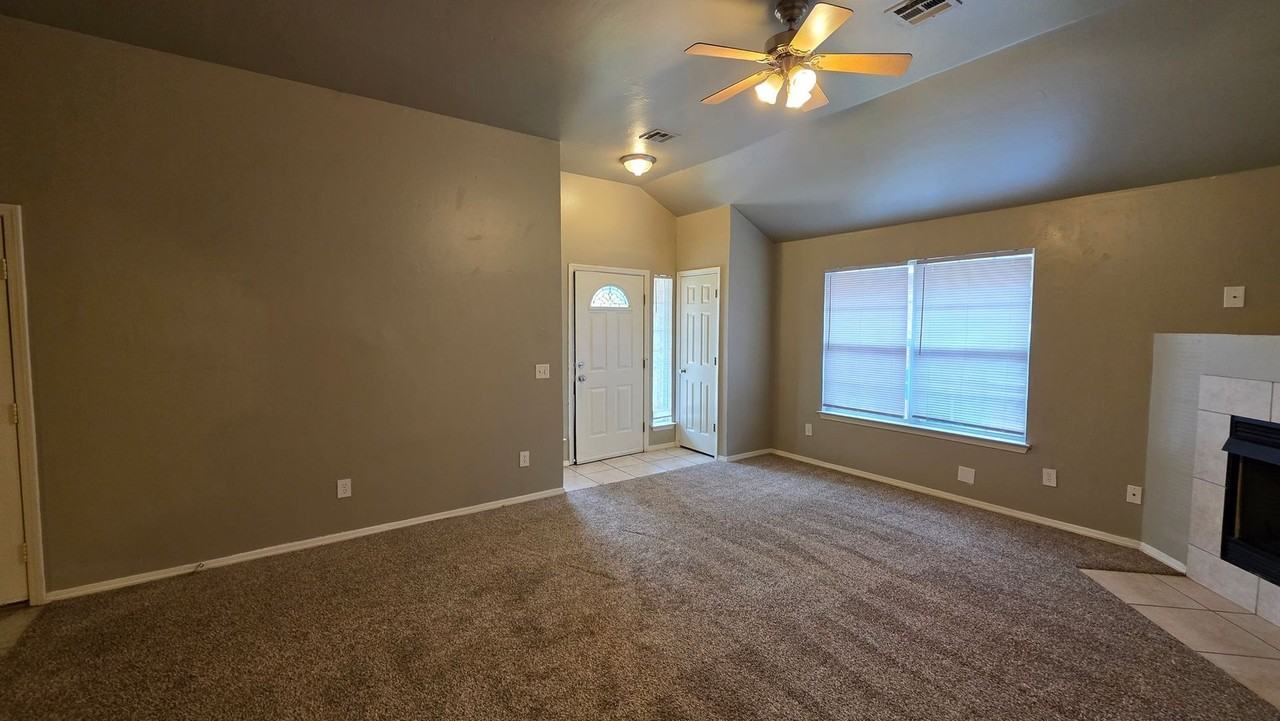 1716 W Palm Pl - Photo 6 of 36