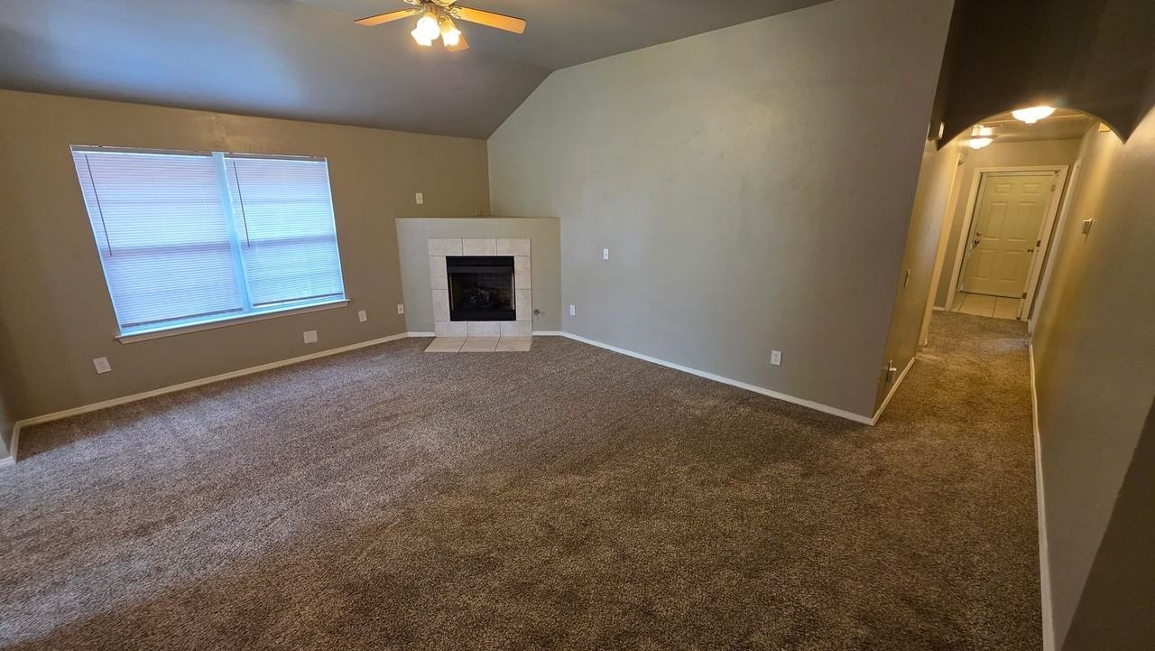 1716 W Palm Pl - Photo 7 of 36