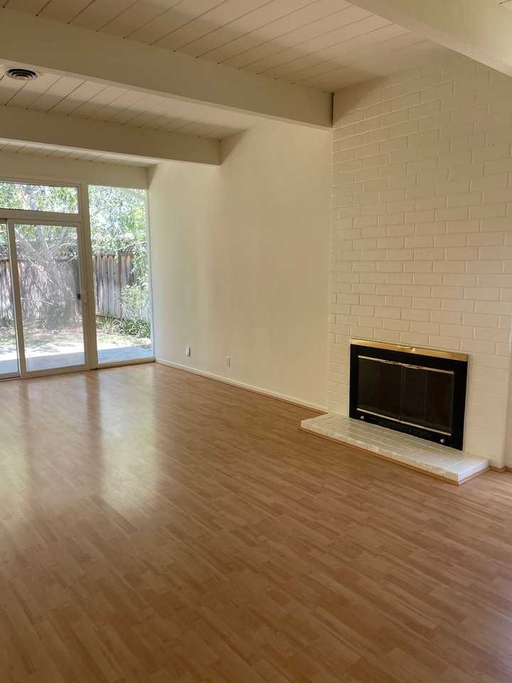 9 Roosevelt Cir - Photo 2 of 12