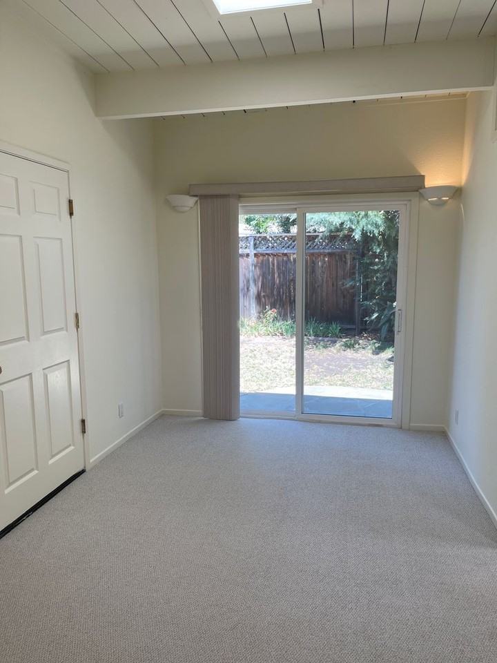 9 Roosevelt Cir - Photo 4 of 12