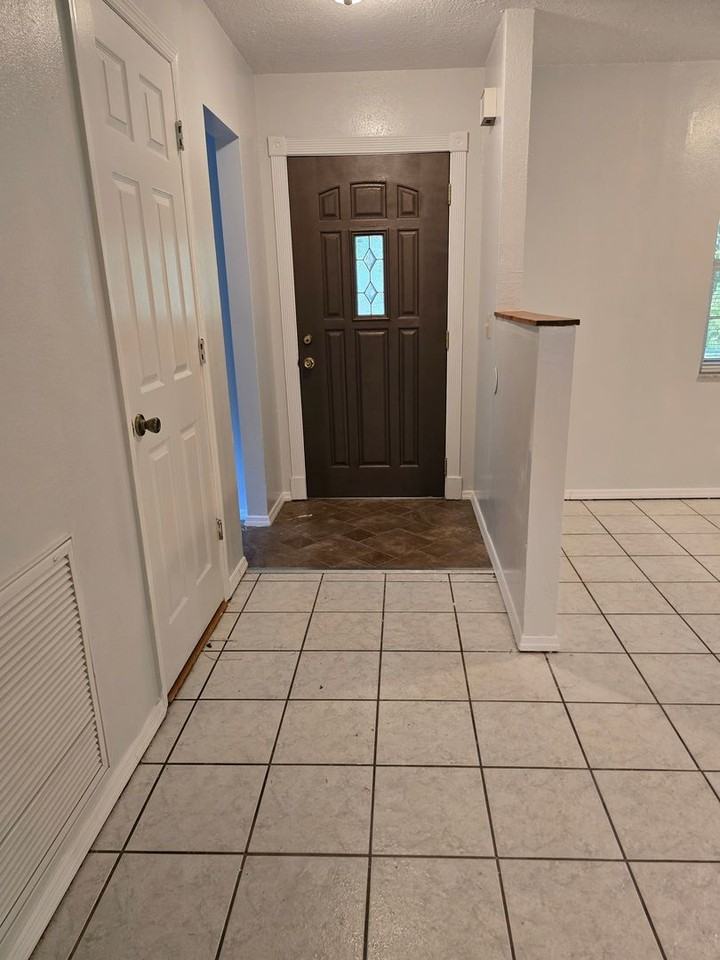 2847 W Rennet Ct - Photo 3 of 14