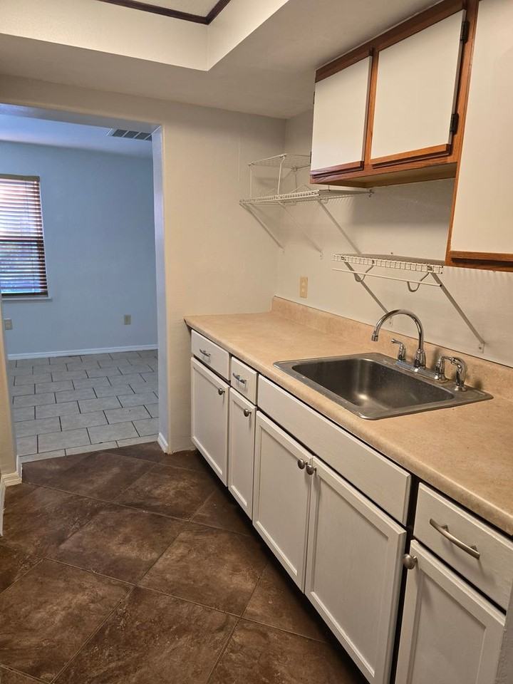 2847 W Rennet Ct - Photo 7 of 14