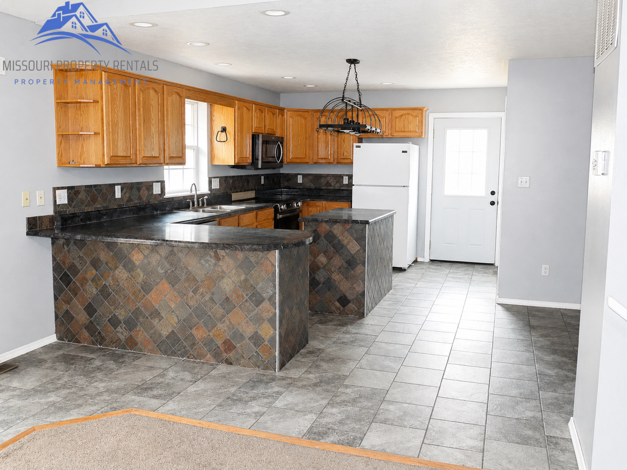 216 Spring Meadow Pkwy - Photo 4 of 26