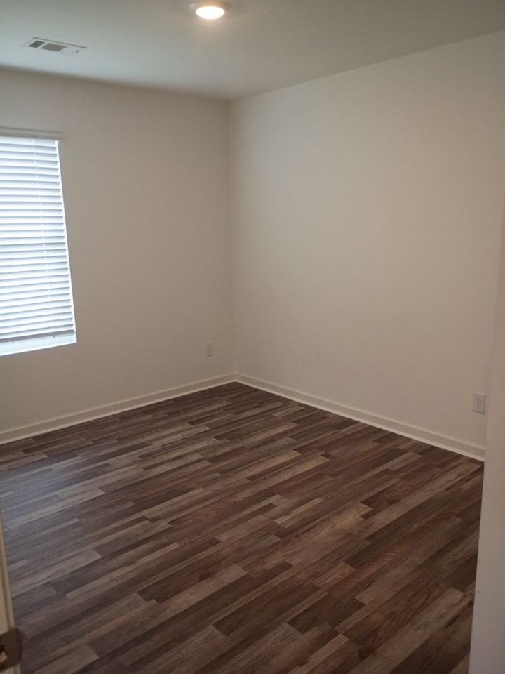 3707 Water Lily Ln - Photo 5 of 16