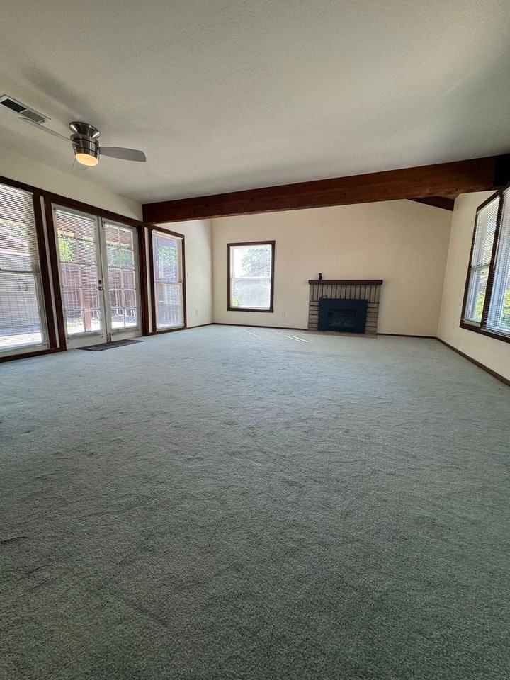 36 Meadow Lakes Dr - Photo 3 of 11