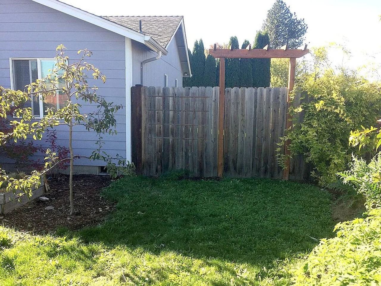 2102 Jackson St Se - Photo 2 of 4