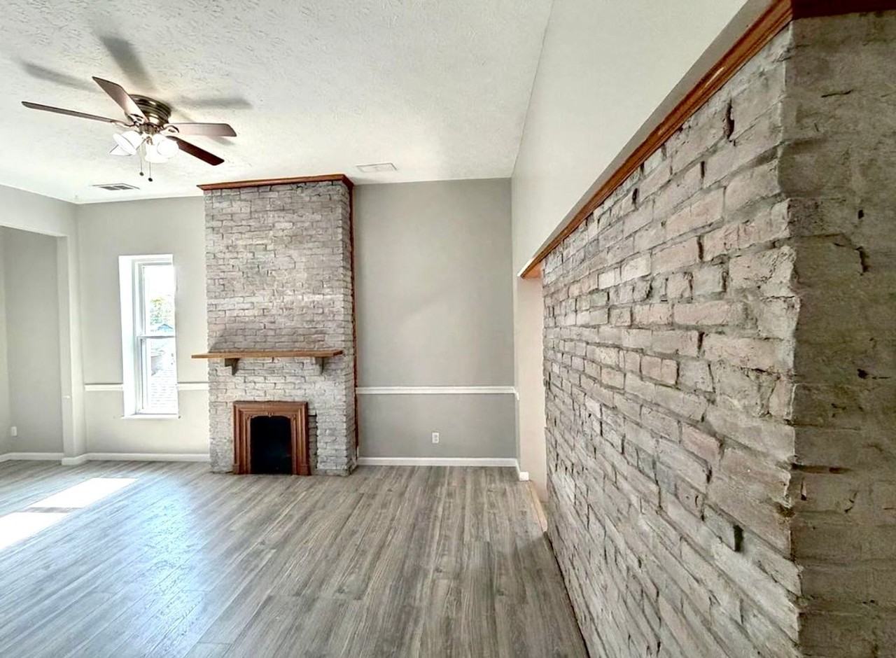 531 E Chestnut St - Photo 4 of 17